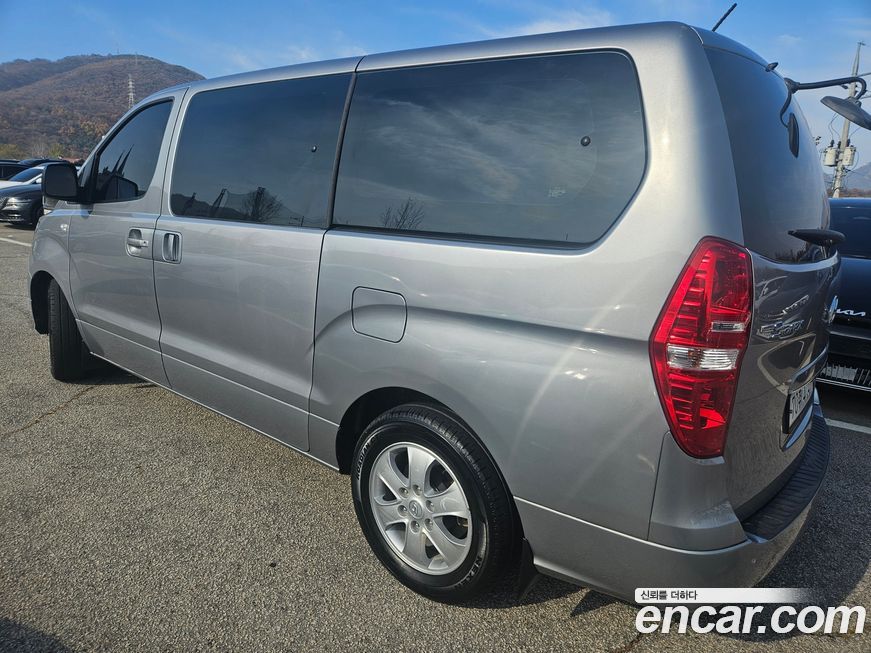 Hyundai Starex 2021