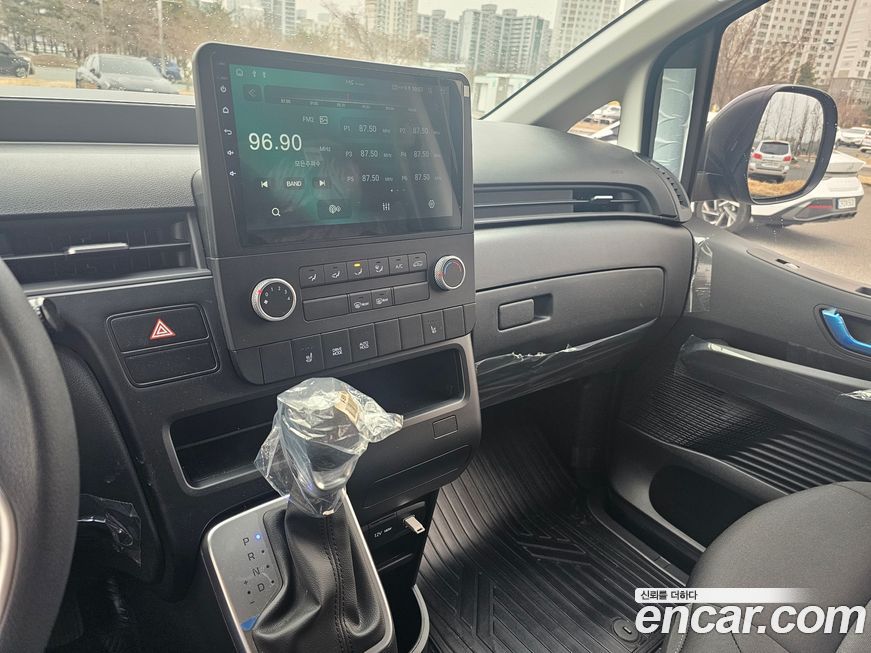 Hyundai Staria 2025