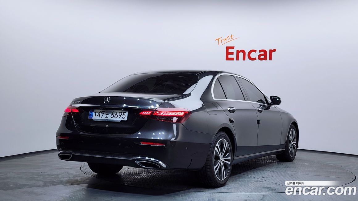 Mercedes-Benz E-Class 2021