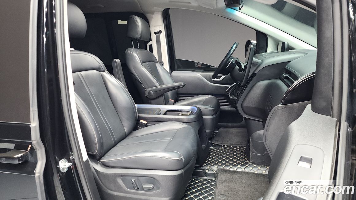 Hyundai Staria 2022