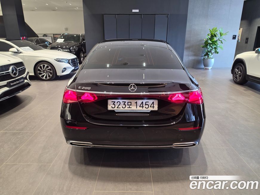 Mercedes-Benz E-Class 2025