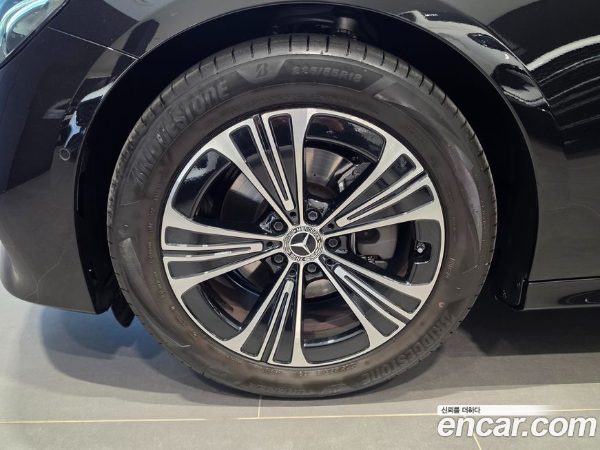 Mercedes-Benz E-Class 2025