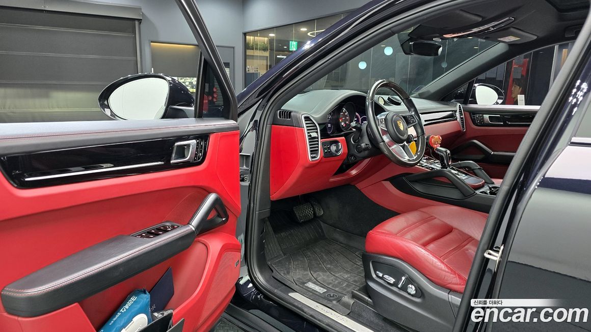 Porsche Cayenne 2021