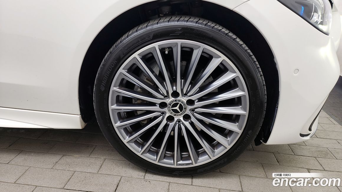 Mercedes-Benz C-Class 2022
