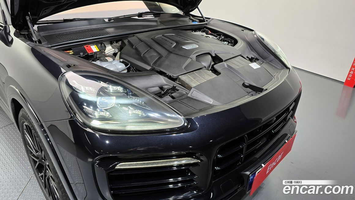 Porsche Cayenne 2021