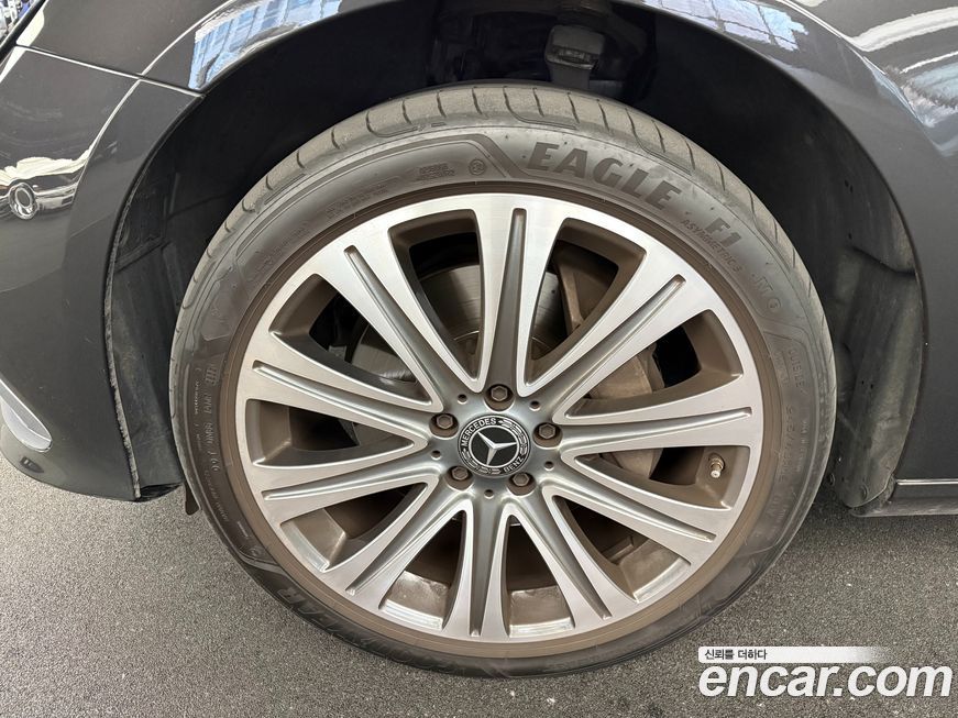 Mercedes-Benz E-Class 2023