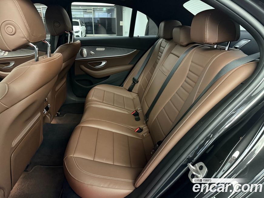 Mercedes-Benz E-Class 2023