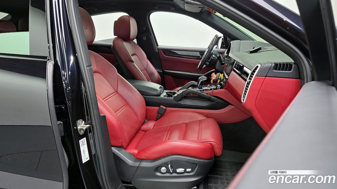 Porsche Cayenne 2021