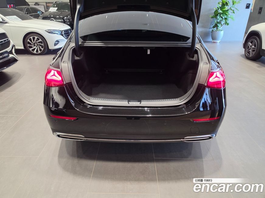 Mercedes-Benz E-Class 2025