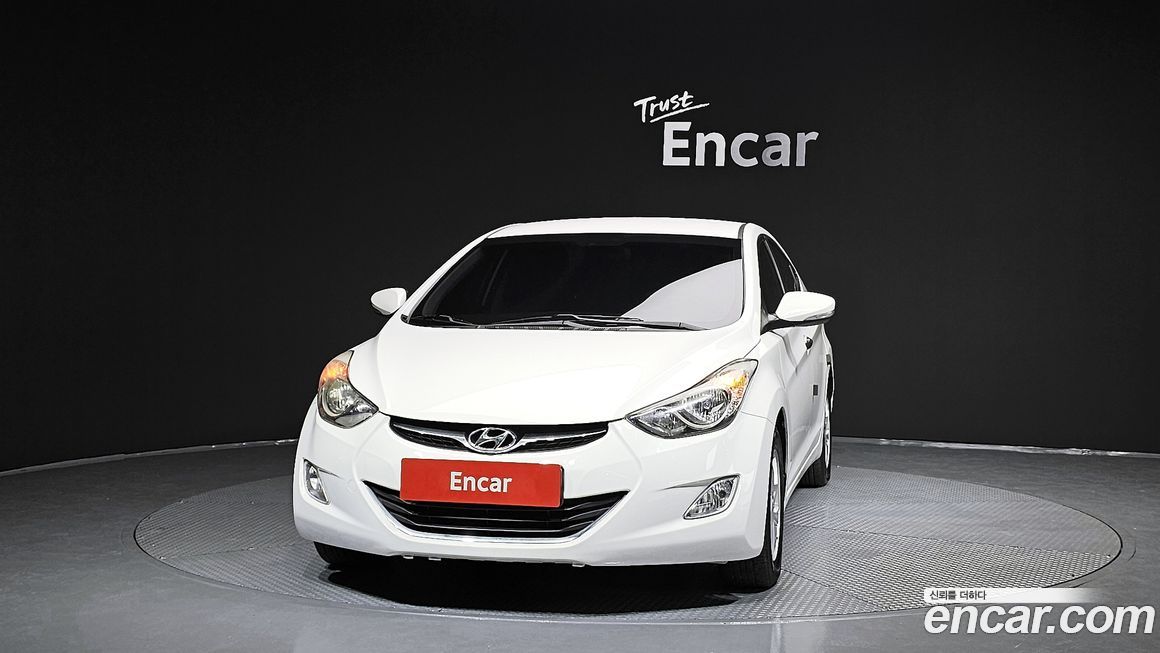 Hyundai AVANTE 2013