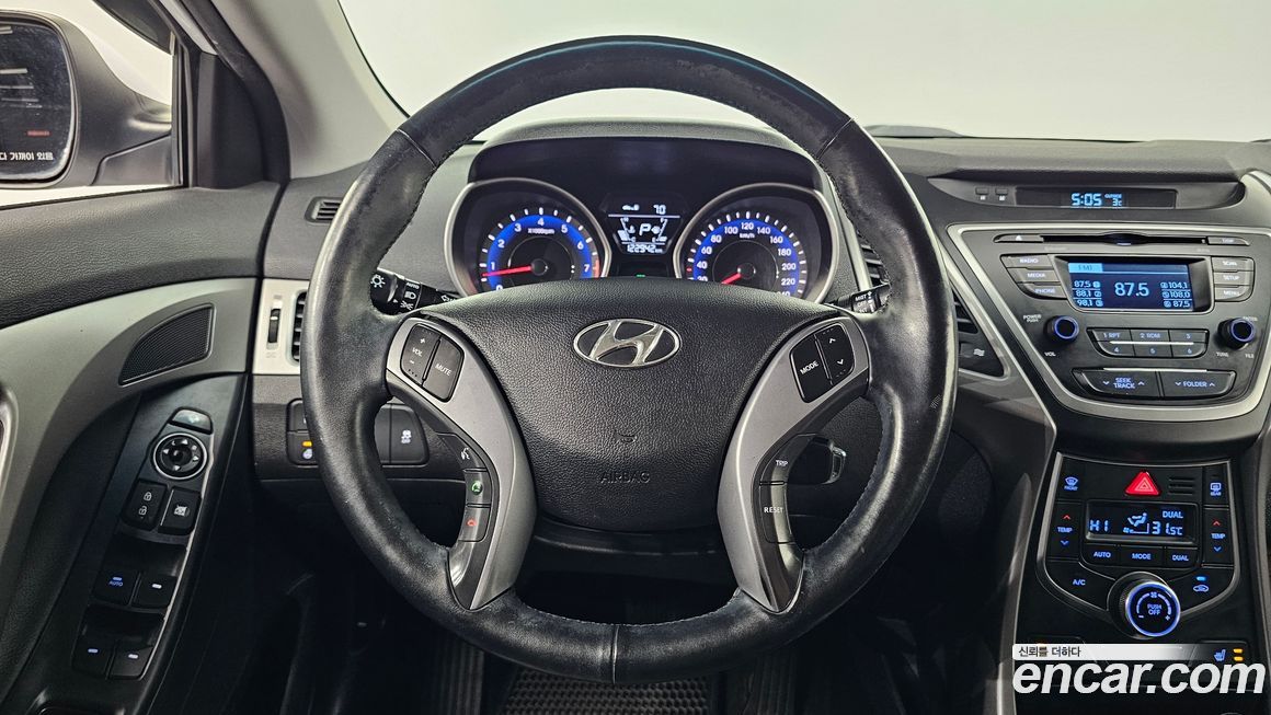 Hyundai AVANTE 2015