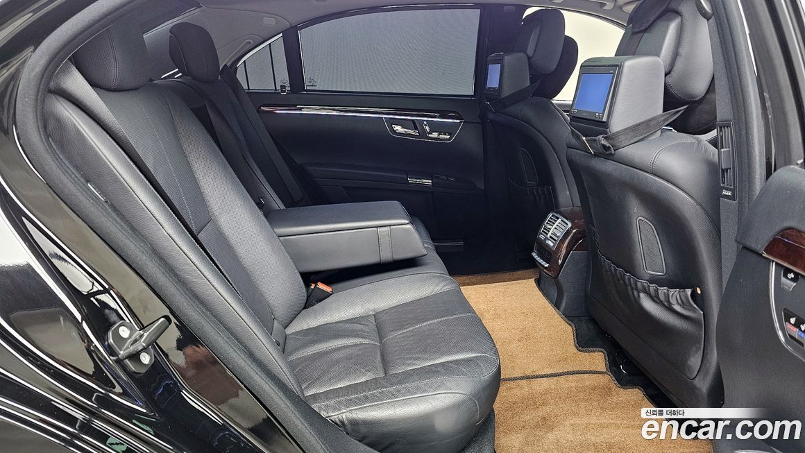 Mercedes-Benz S-Class 2008