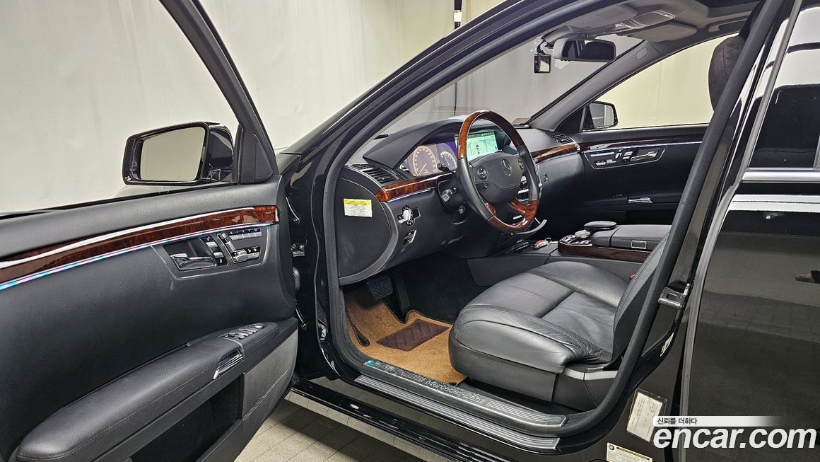 Mercedes-Benz S-Class 2008