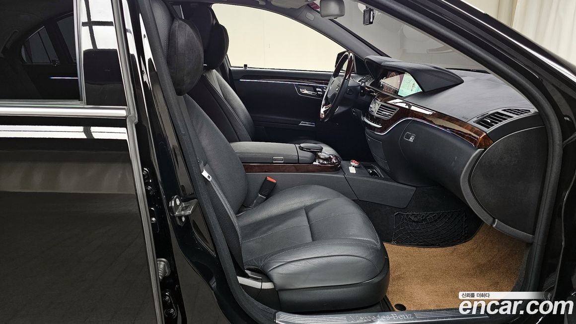 Mercedes-Benz S-Class 2008