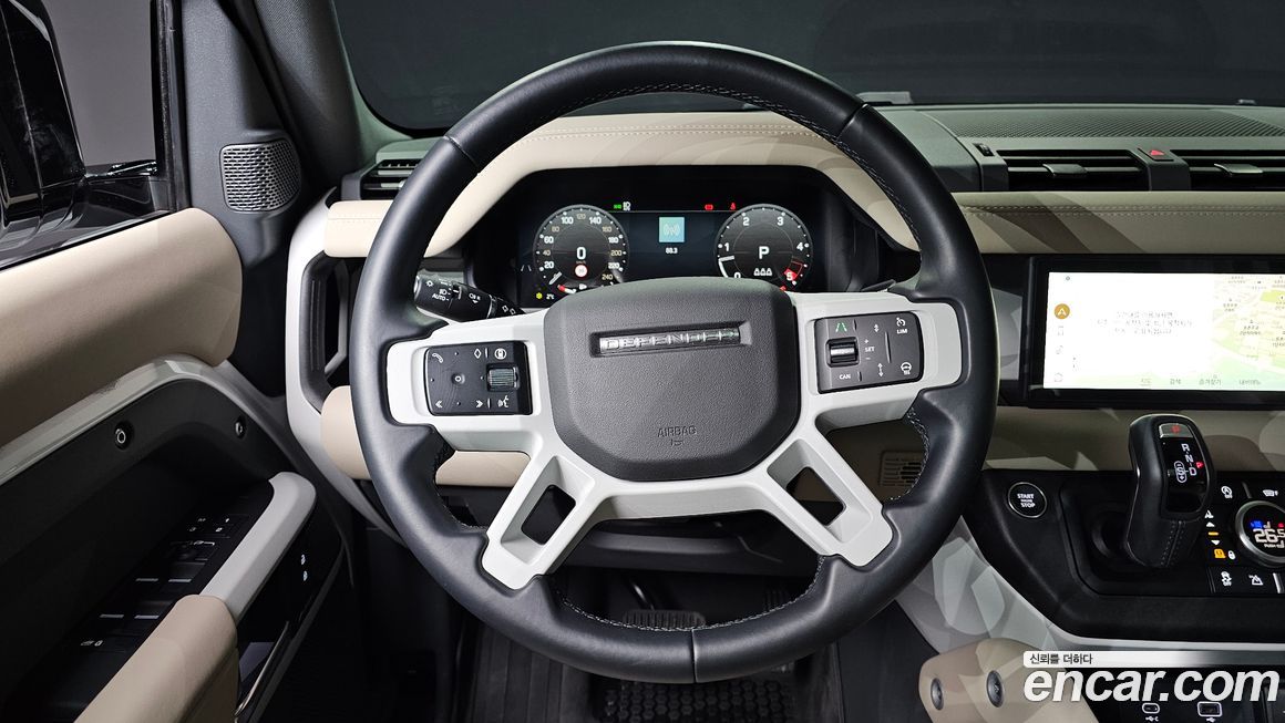Land Rover Defender 2024