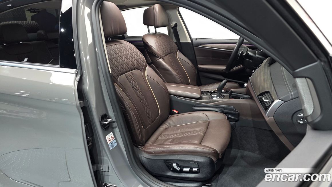 BMW 5-Series 2022