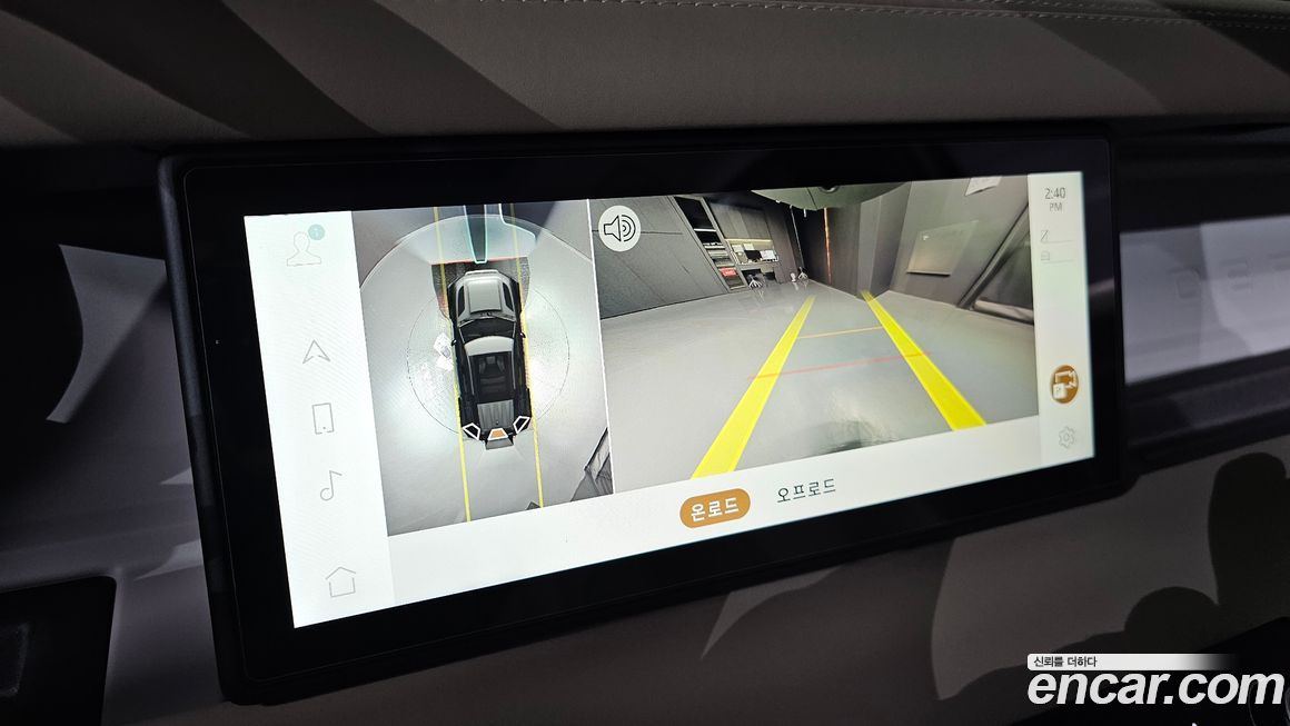 Land Rover Defender 2024