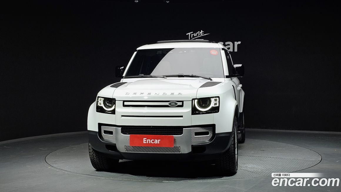 Land Rover Defender 2024