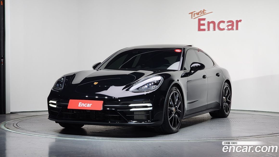 Porsche Panamera 2021