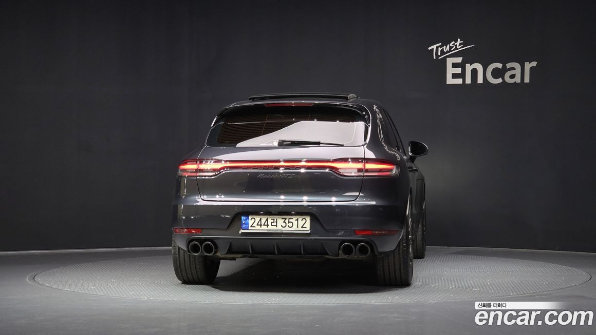 Porsche Macan 2021