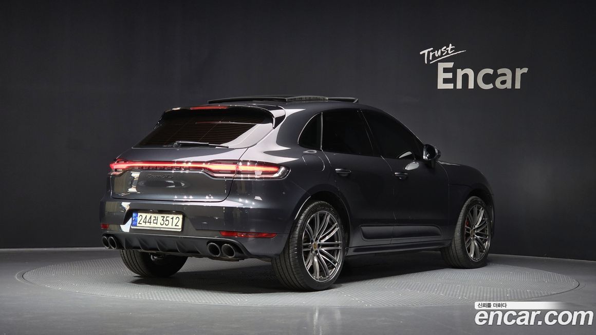 Porsche Macan 2021