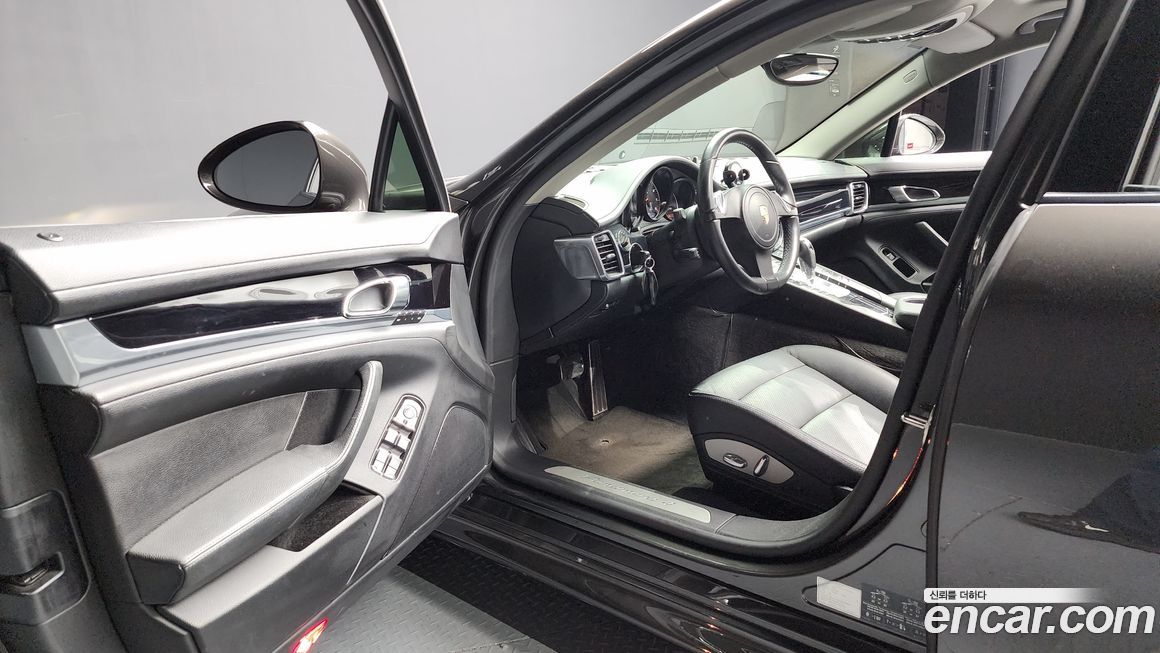 Porsche Panamera 2012