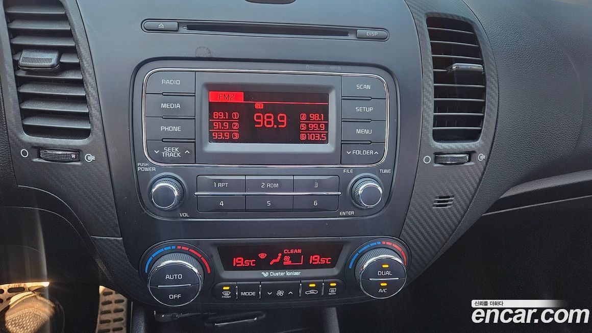 Kia K3 2013