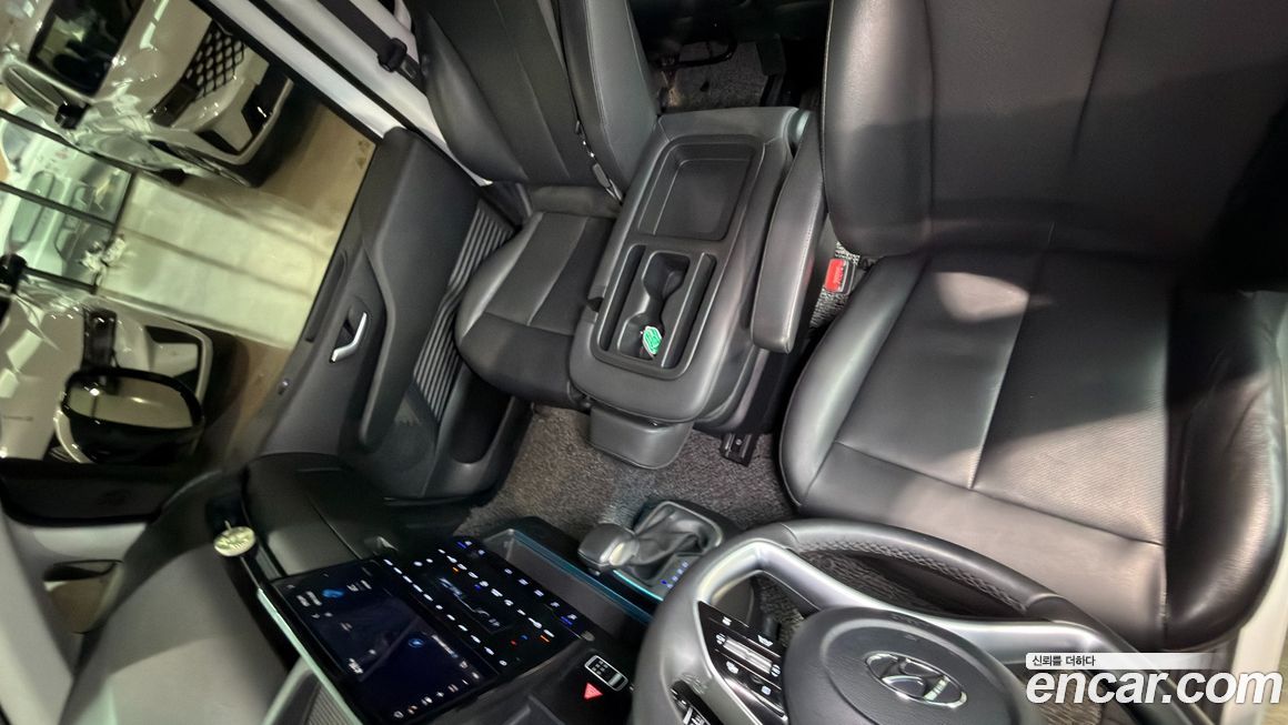 Hyundai Staria 2023