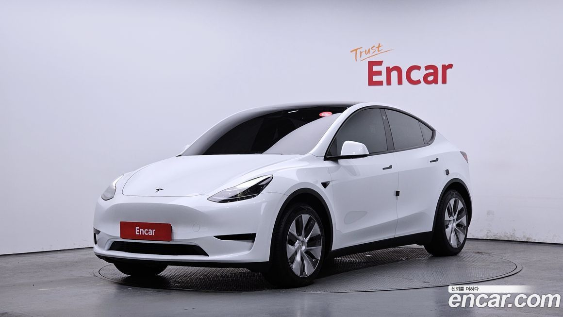 Tesla Model Y 2024