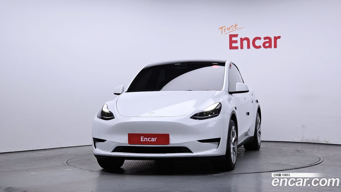 Tesla Model Y 2024