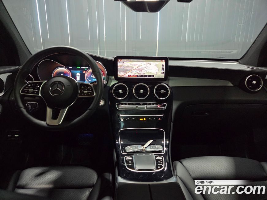 Mercedes-Benz GLC-Class 2021