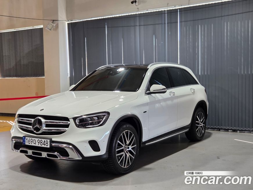 Mercedes-Benz GLC-Class 2021