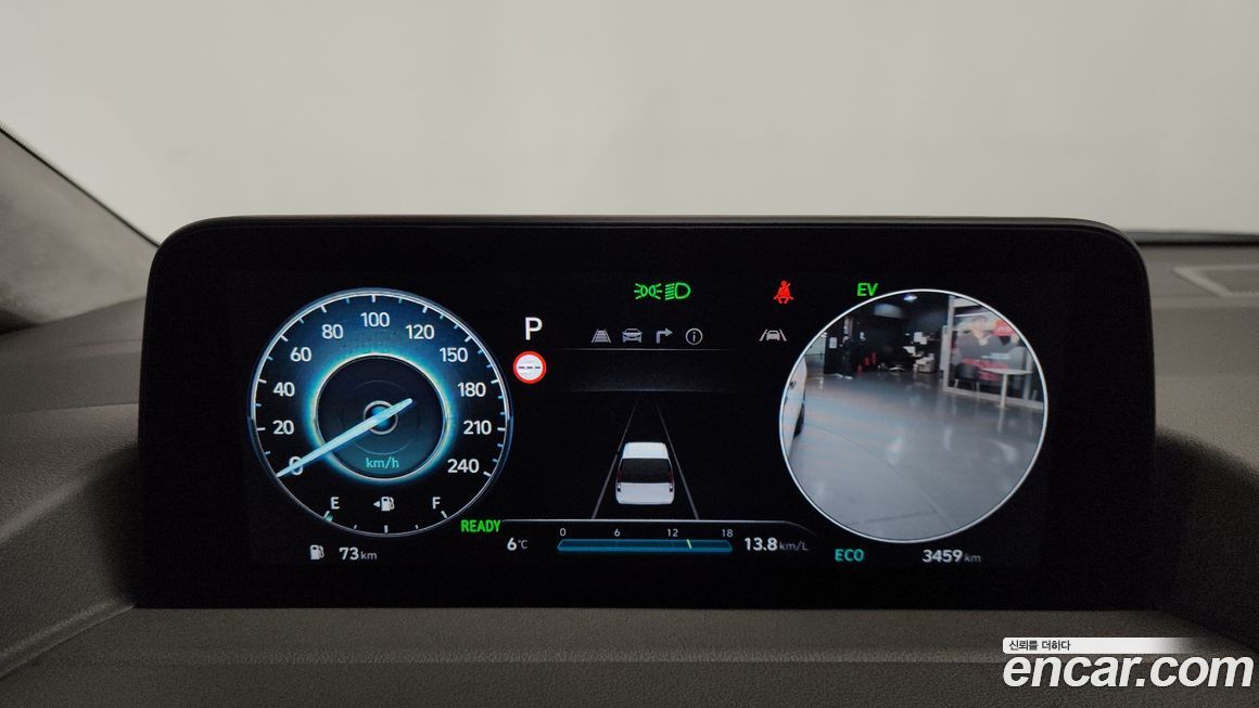 Hyundai Staria 2025