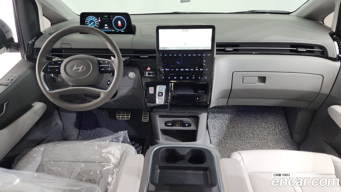 Hyundai Staria 2025