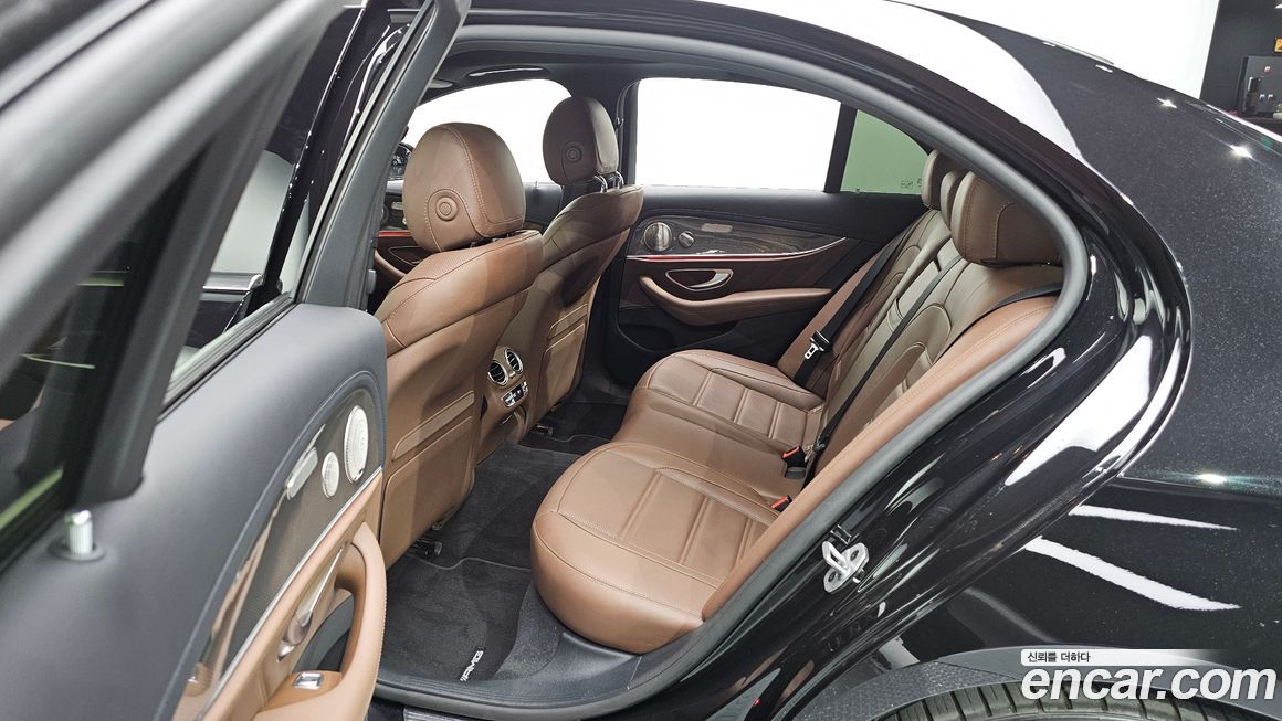 Mercedes-Benz E-Class 2021