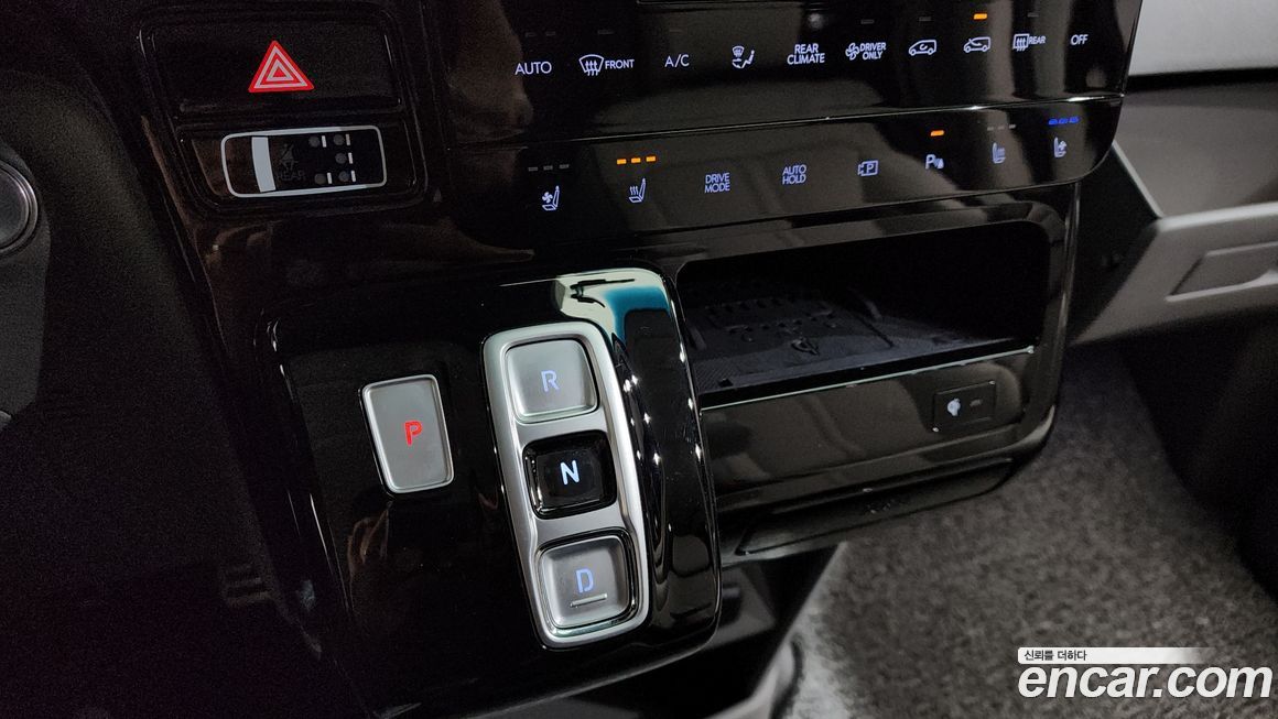 Hyundai Staria 2025