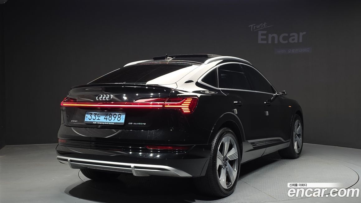 Audi e-tron 2022