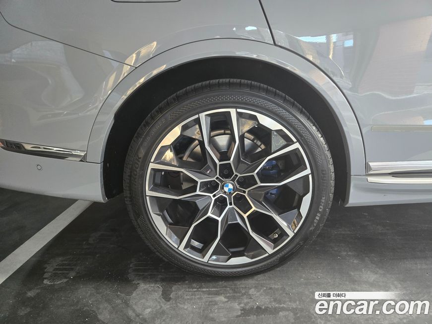 BMW X7 2024