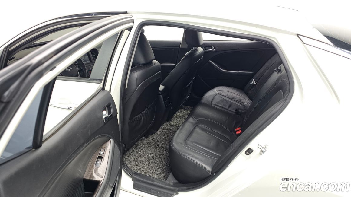 Kia K5 2011
