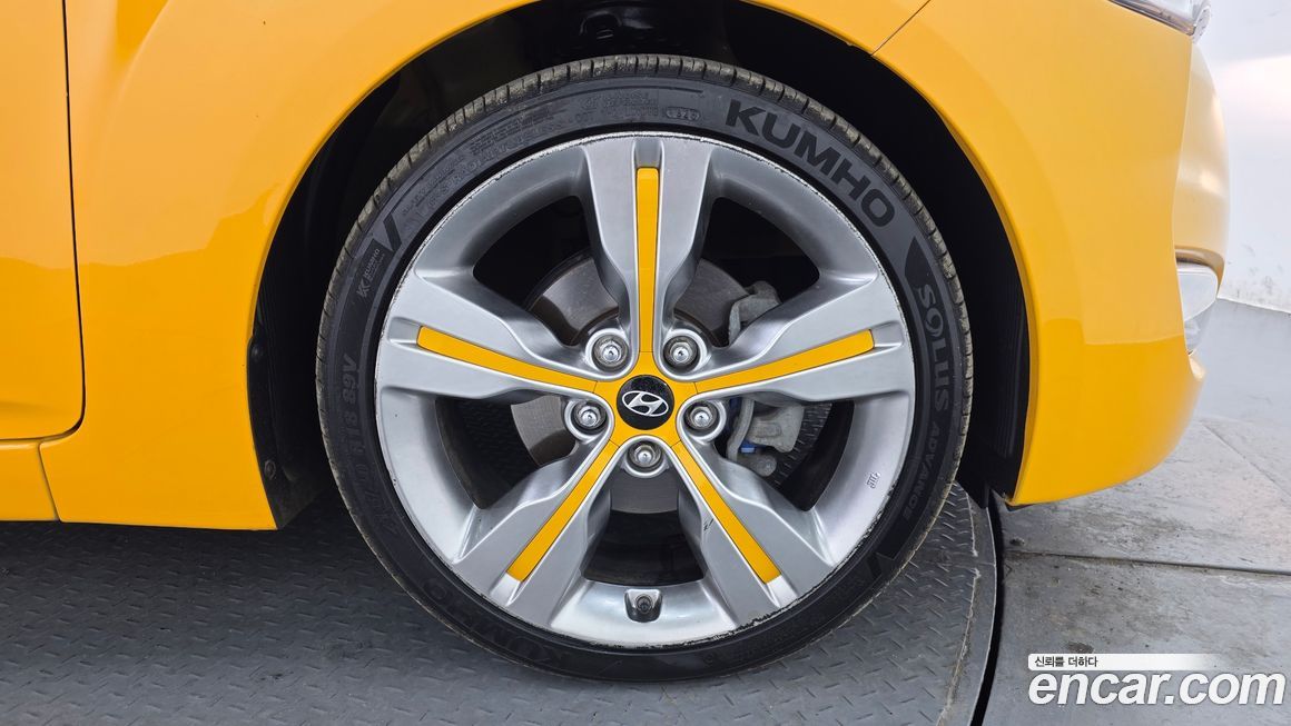 Hyundai Veloster 2013