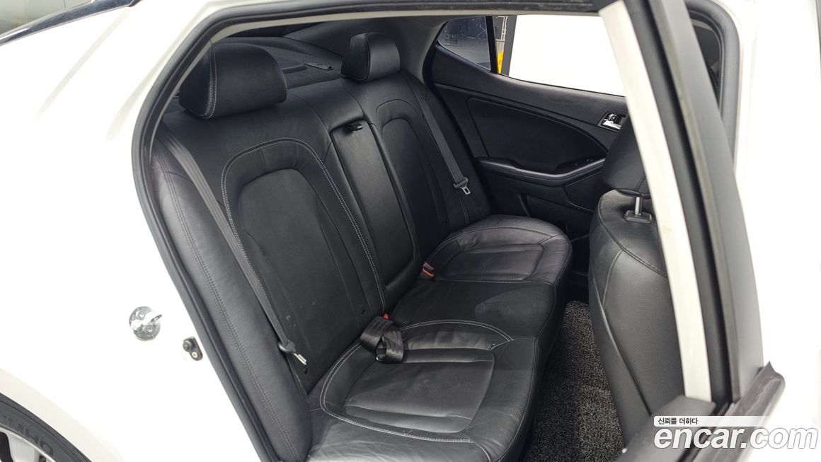 Kia K5 2011