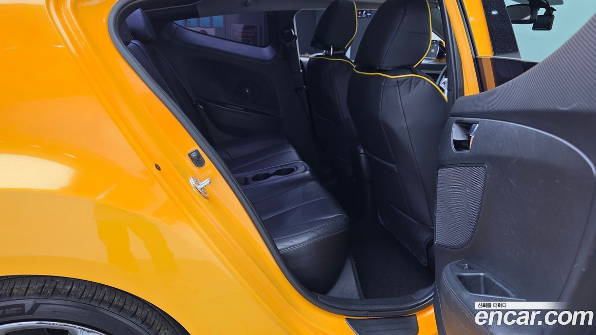 Hyundai Veloster 2013