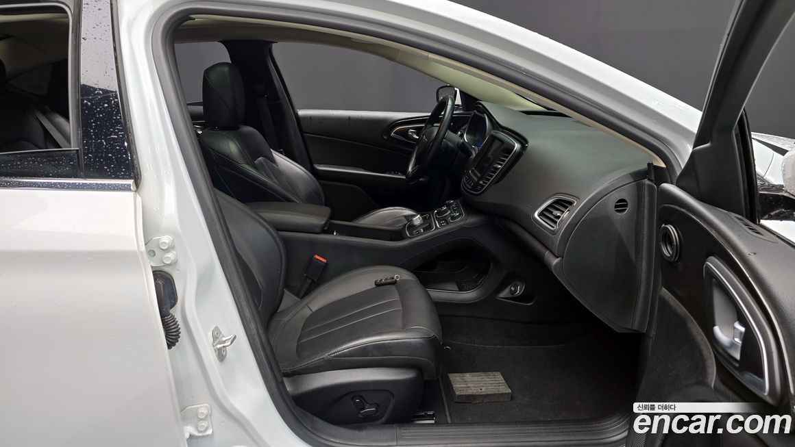 Chrysler 200 2015