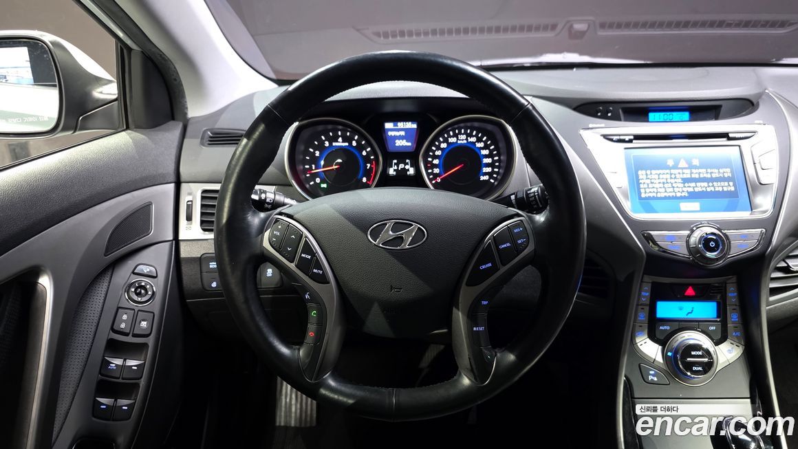 Hyundai AVANTE 2013