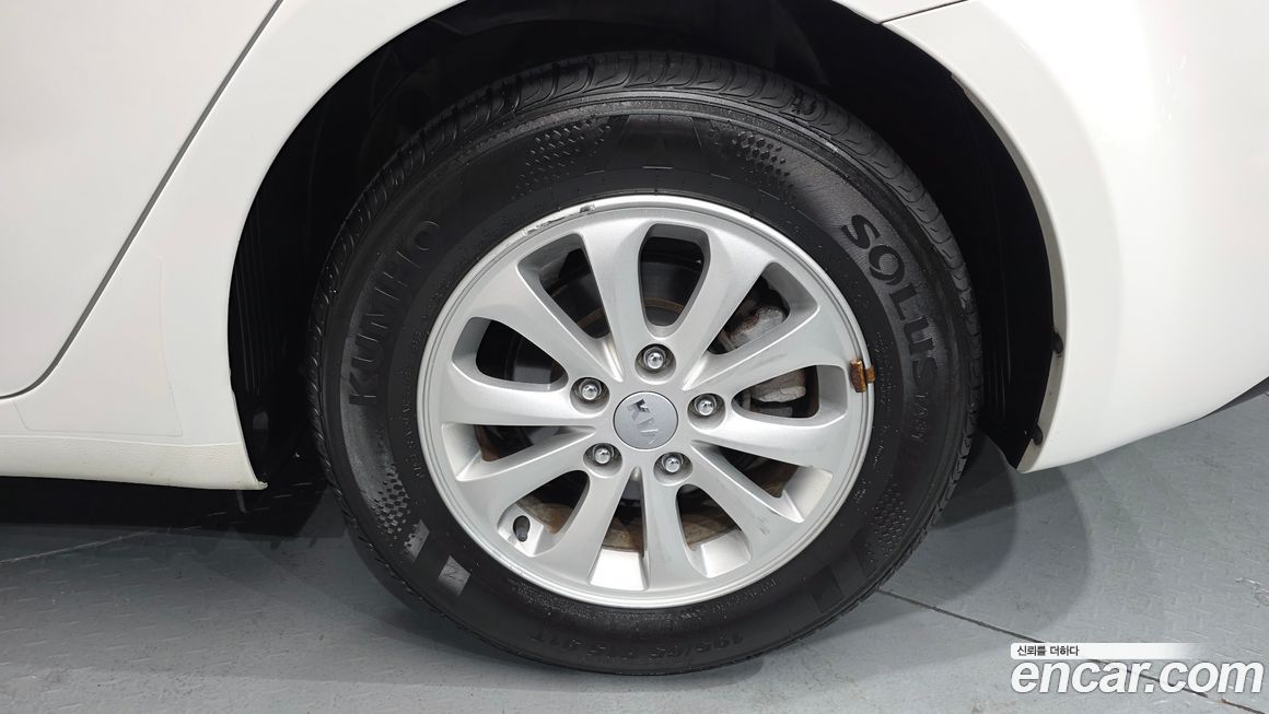 Kia K3 2013