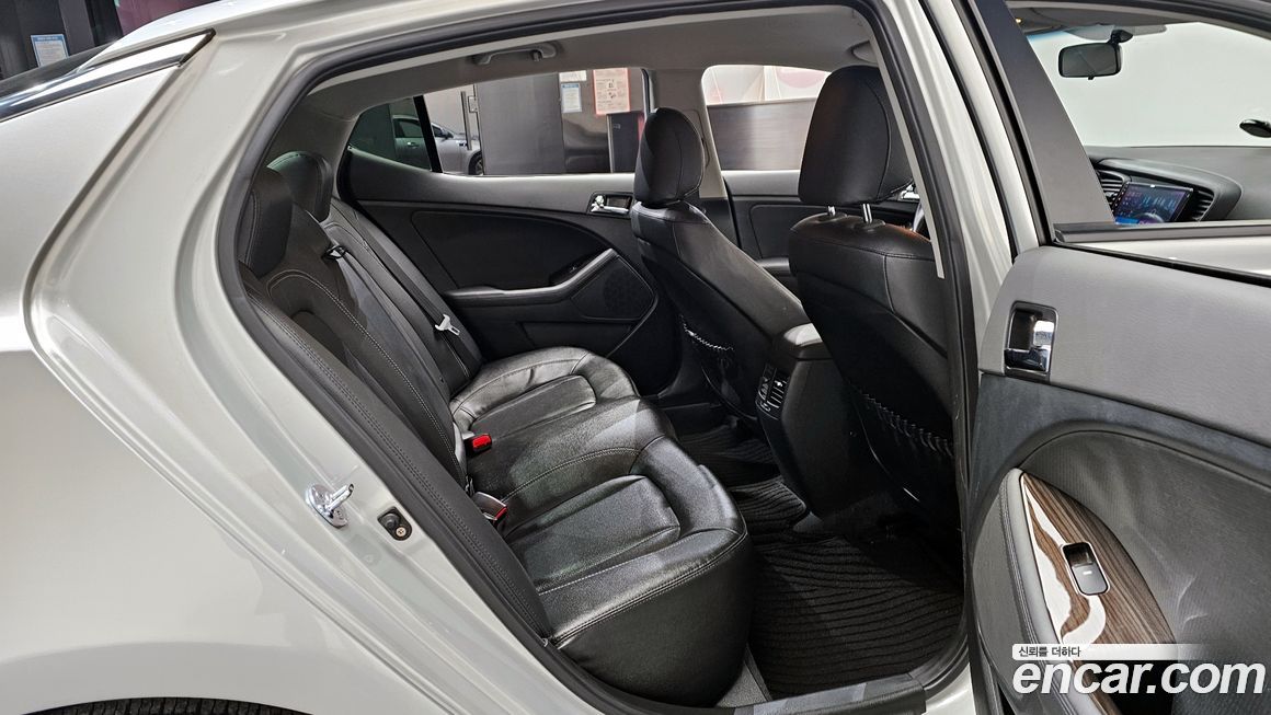 Kia K5 2011