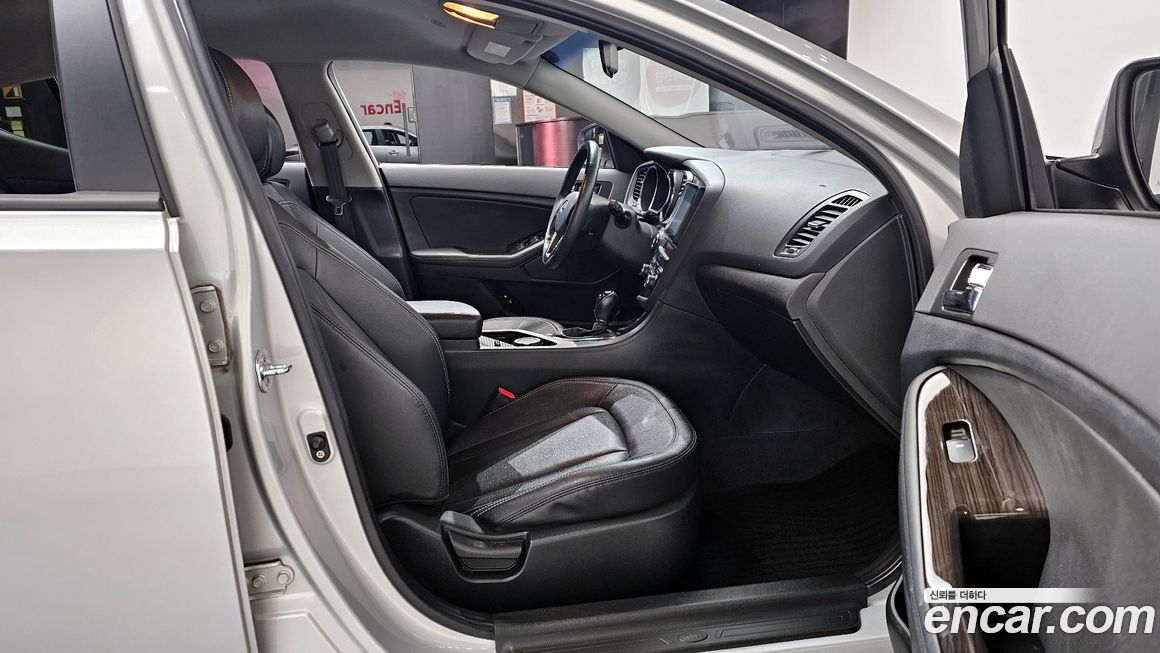Kia K5 2011