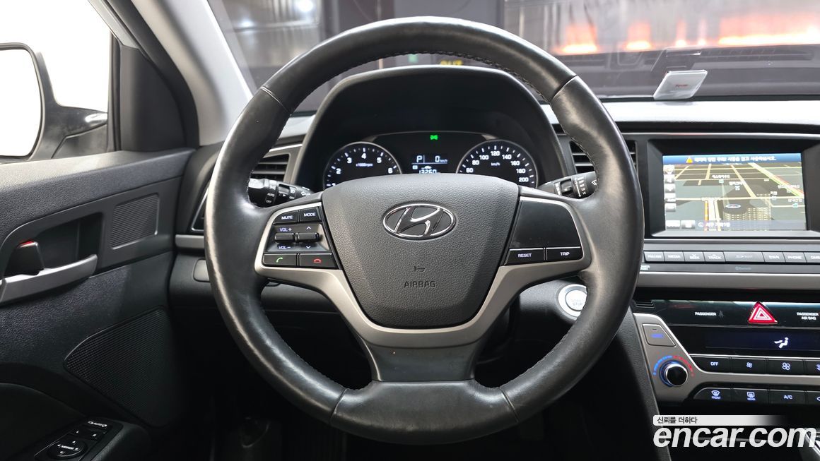 Hyundai AVANTE 2016