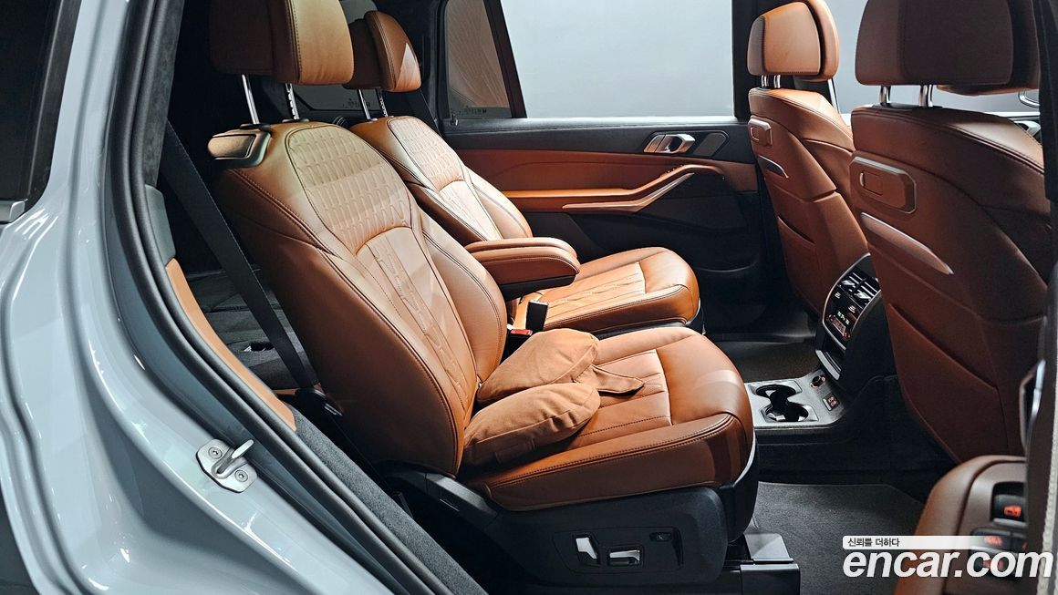 BMW X7 2025
