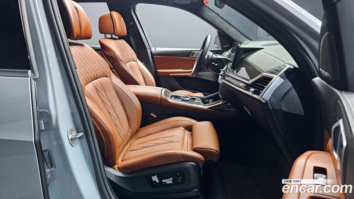 BMW X7 2025
